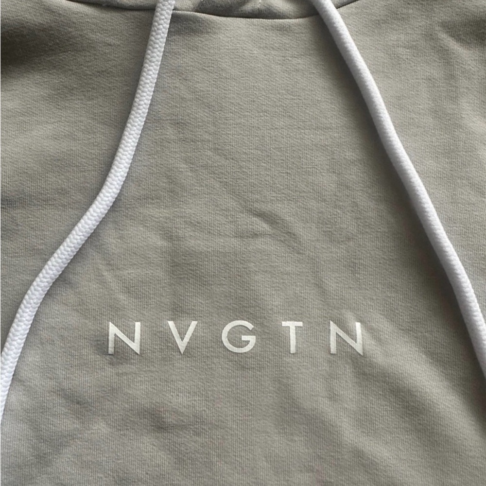 NVGTN Light Gray Cropped Sweatshirt Sz M nwot - Picture 2 of 5